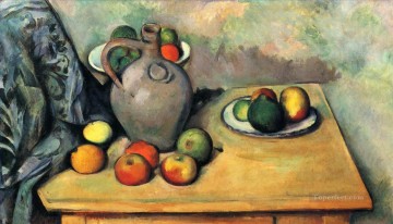 静物 Painting - テーブルの上の静物水差しと果物 ポール・セザンヌ